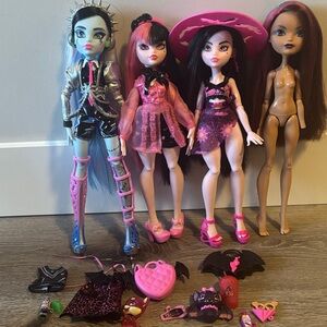 Monster Doll lot g3 with Accessories
